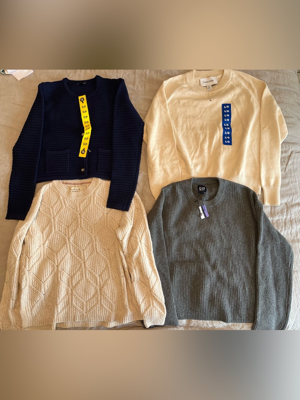 Bundle of 4 sweaters